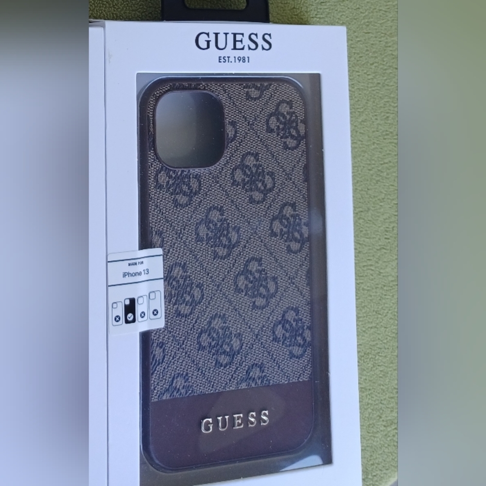 Guess iPhone 13 case